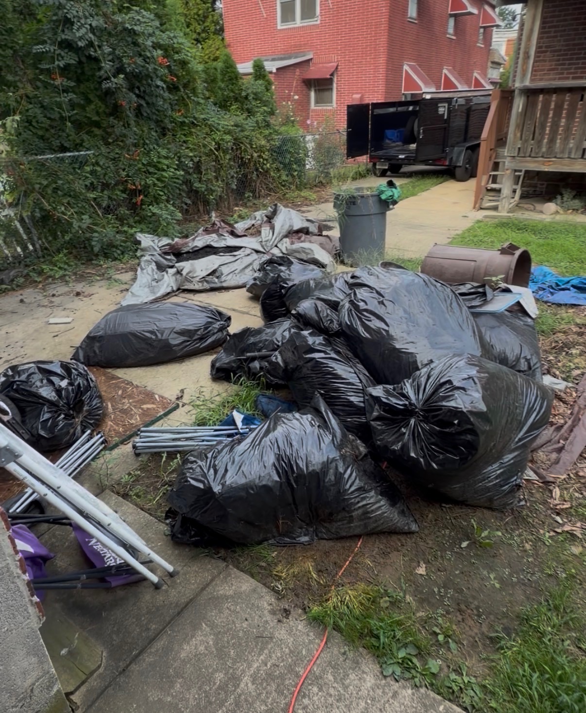 Full Property Haul-Away before cleaning